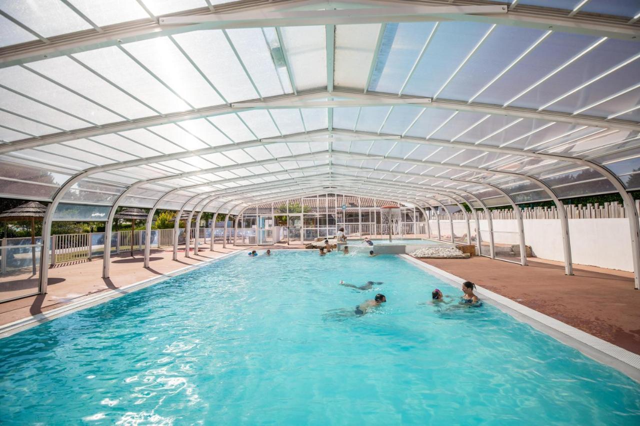 Camping Les Brillas Les Moutiers Exterior photo