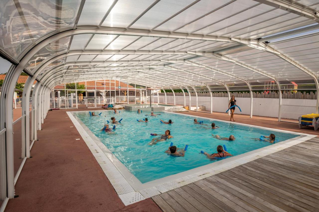 Camping Les Brillas Les Moutiers Exterior photo