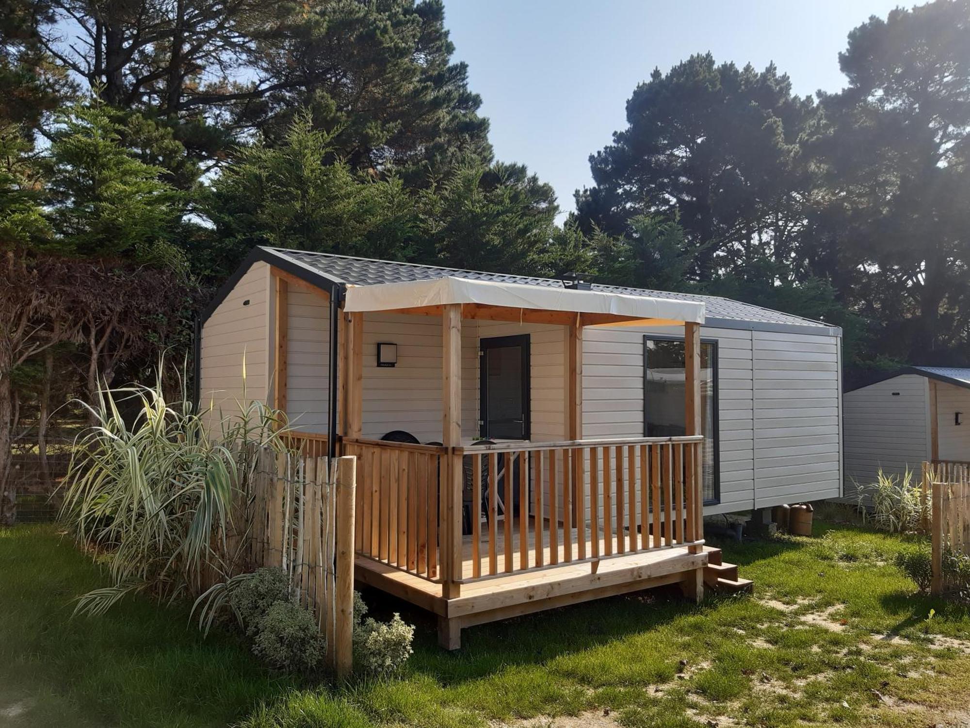 Camping Les Brillas Les Moutiers Exterior photo