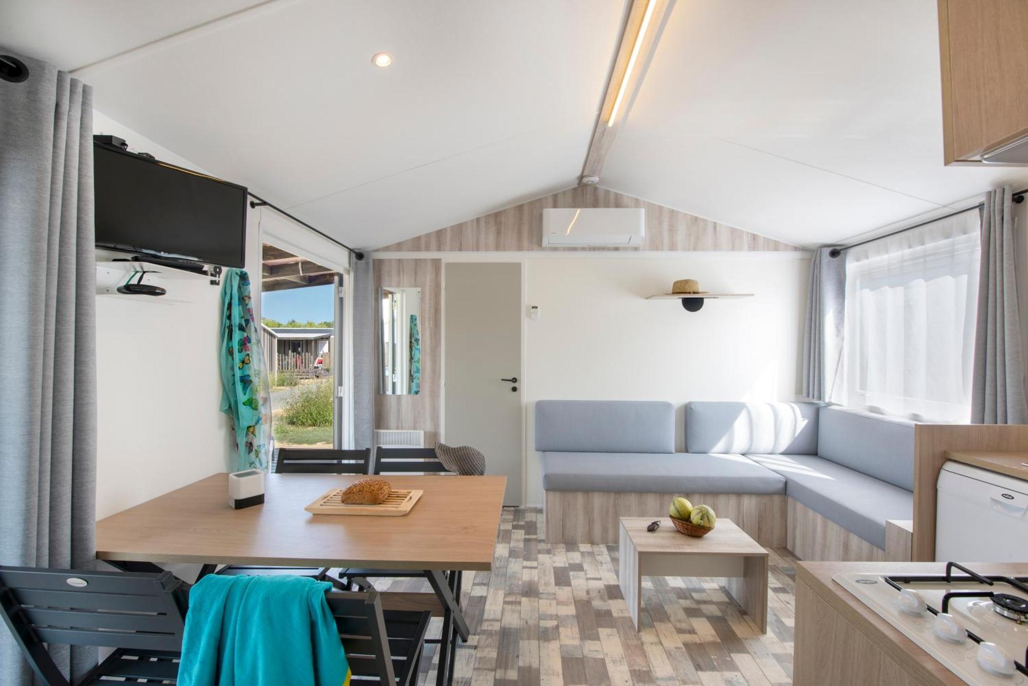 Camping Les Brillas Les Moutiers Exterior photo