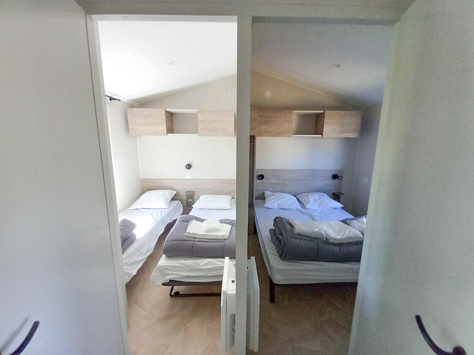 Camping Les Brillas Les Moutiers Exterior photo