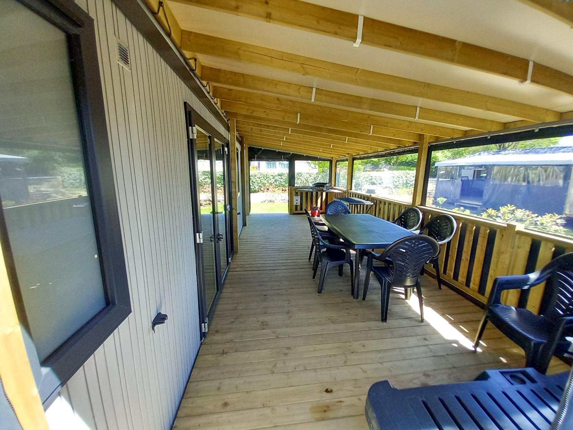 Camping Les Brillas Les Moutiers Exterior photo