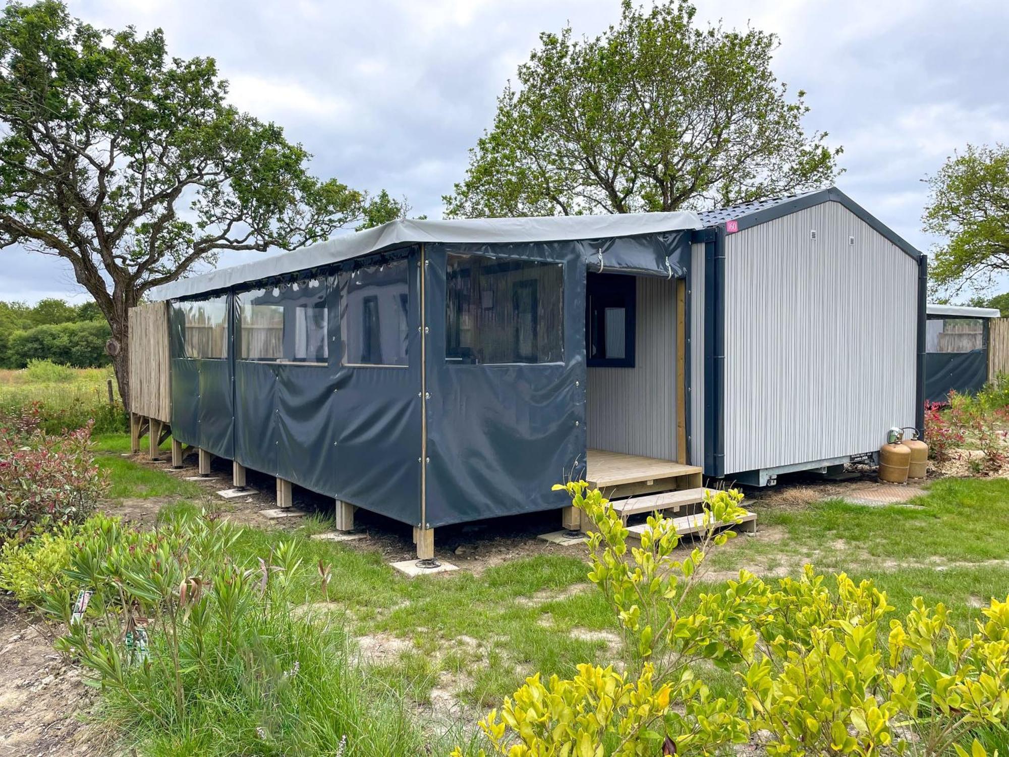 Camping Les Brillas Les Moutiers Exterior photo